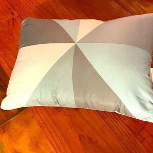 MAINSTAYS geometric design throw pillow